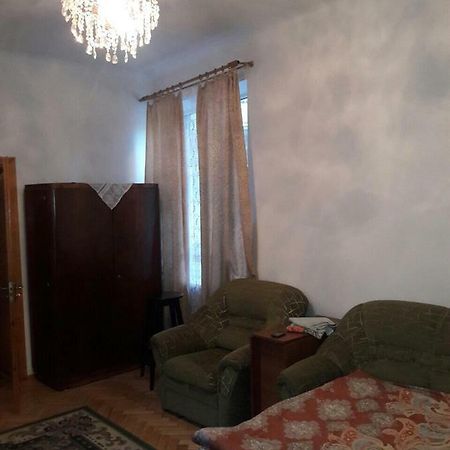 Квартира Між Вокзалом І Центром Lvov Exteriér fotografie